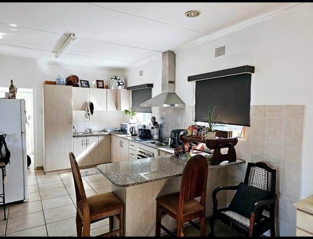 3 BEDROOM HOUSE FOR SALE IN MOSSEL BAY CENTRAL